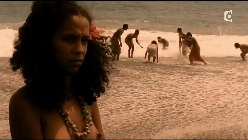 Секс С Натальей Дюфресс На Пляже – Дикари 2006