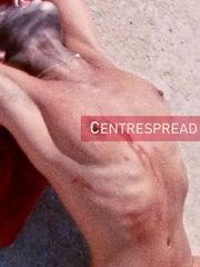 Девушка с центрального разворота