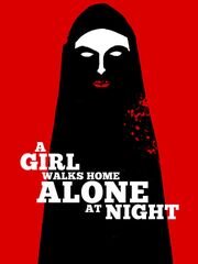 Девушка возвращается одна ночью домой