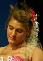 Эстер Фёлдс