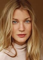 Мона Валравенс