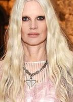 Кристен МакМенами