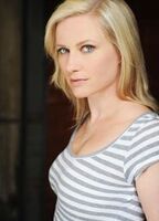 Эмили Холмс