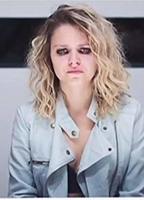 Сара-Джинн Лабросс