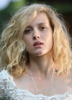 Эвелин Брошу