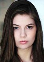 Карли Бэйкер