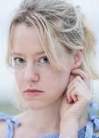 Джулия Занге