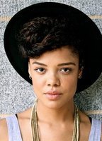 Тесса Томпсон