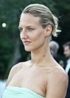 Тиара Комте