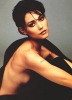 Сандрин Холт