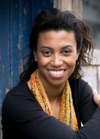 Таис Кабрал