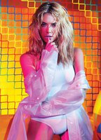 Эшли Бенсон