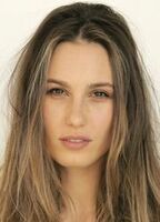 Лили Робинсон