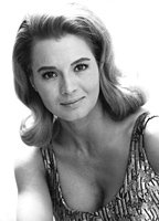 Энджи Дикинсон