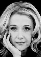 Лаура Кобар