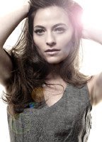 Лара Пулвер