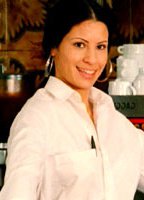 Микаела Неварес