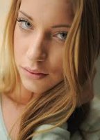 Эмили Крайтон