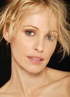 Джози Биссет