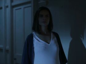 Кендал Нагорка голая – Из тени (2017) #8