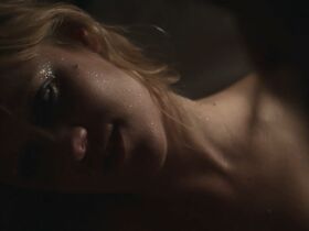 Тэлли Медел секси, Бетси Холт голая – Джулс света и тьмы (2018) #6