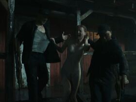 Ульяна Лукина голая – Игра на выживание s01e02 (2020) #11