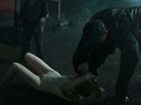 Ульяна Лукина голая – Игра на выживание s01e02 (2020) #14