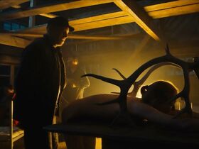 Ульяна Лукина голая – Игра на выживание s01e02 (2020) #5