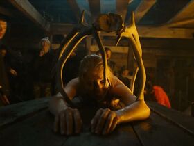 Ульяна Лукина голая – Игра на выживание s01e02 (2020) #6