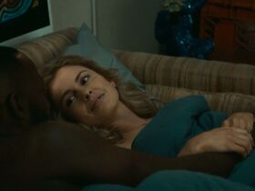 Роуз Макайвер голая – Проснувшийся s01e04 (2020) #3