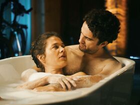 Майке Дроште голая – Das Leben ist kein Kindergarten (2020) #2