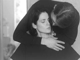 Юлия Снигирь секси – Хороший человек s01e02 (2020) #2