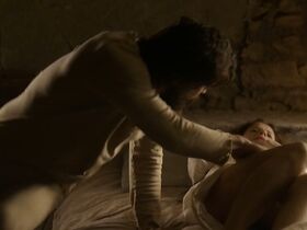 Ирена Эсколар секси – В волчьей шкуре (2017) #2