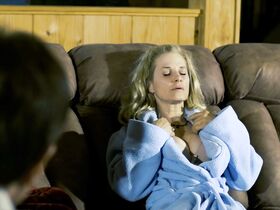 Анджела Барахас голая, Элен Юди секси – Зло у меня под кожей (2019) #15