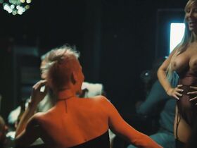 Сира Валенсуэла голая, Чейз Кристенсен голая, Таша Рейн голая, Таня Фокс секси – Атака неизвестного (2020) #11