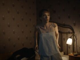 Лаура Смет голая, Зои Бесмонд де Сенневиль голая, Зина Есепчук секси – Пацанка s01e01-02 (2020) #11