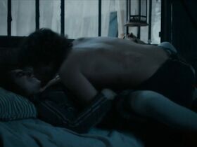 Лаура Смет голая, Зои Бесмонд де Сенневиль голая, Зина Есепчук секси – Пацанка s01e01-02 (2020) #3