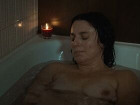 Микела Ческон голая – Гости на вилле (2020)