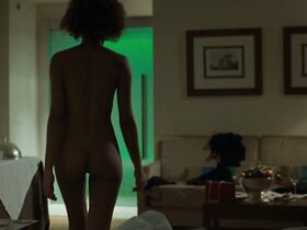 Микела Ческон голая – Гости на вилле (2020) #4