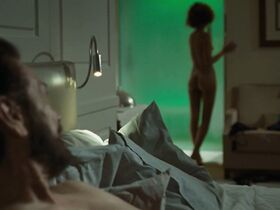 Микела Ческон голая – Гости на вилле (2020) #6