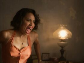 Джерни Смоллетт голая – Страна Лавкрафта s01e05 (2020) #5