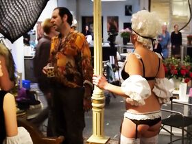 Клаудия Ленци секси, Валерия Нихаус голая – Просто секс! (2011) #2