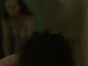 Халльдоура Гейрхардсдоуттир голая – Женщина на войне (2018) #3