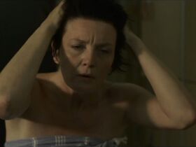 Халльдоура Гейрхардсдоуттир голая – Женщина на войне (2018) #4