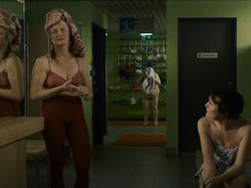 Халльдоура Гейрхардсдоуттир голая – Женщина на войне (2018) #5