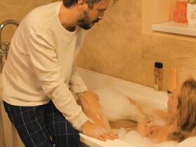 Петра Гржебичкова голая, Джули Шпачкова голая – Слишком личное (2020) #11