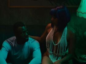 Эларика Джонсон голая – Долина соблазна s01e08 (2020) #13