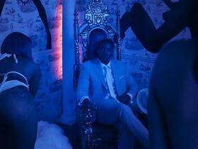 Эларика Джонсон голая – Долина соблазна s01e08 (2020) #30