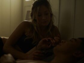 Оливия Хэмилтон секси – Держись крепче и удачи (2020) #6