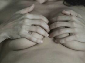 Ноа Фридман голая, Эсти Ерушалми голая – Городской рассказ (2012) #15